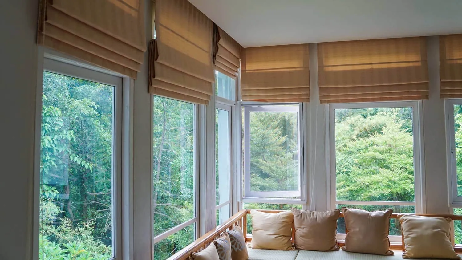 9 Best Blinds for Small Windows | A Brief Guide