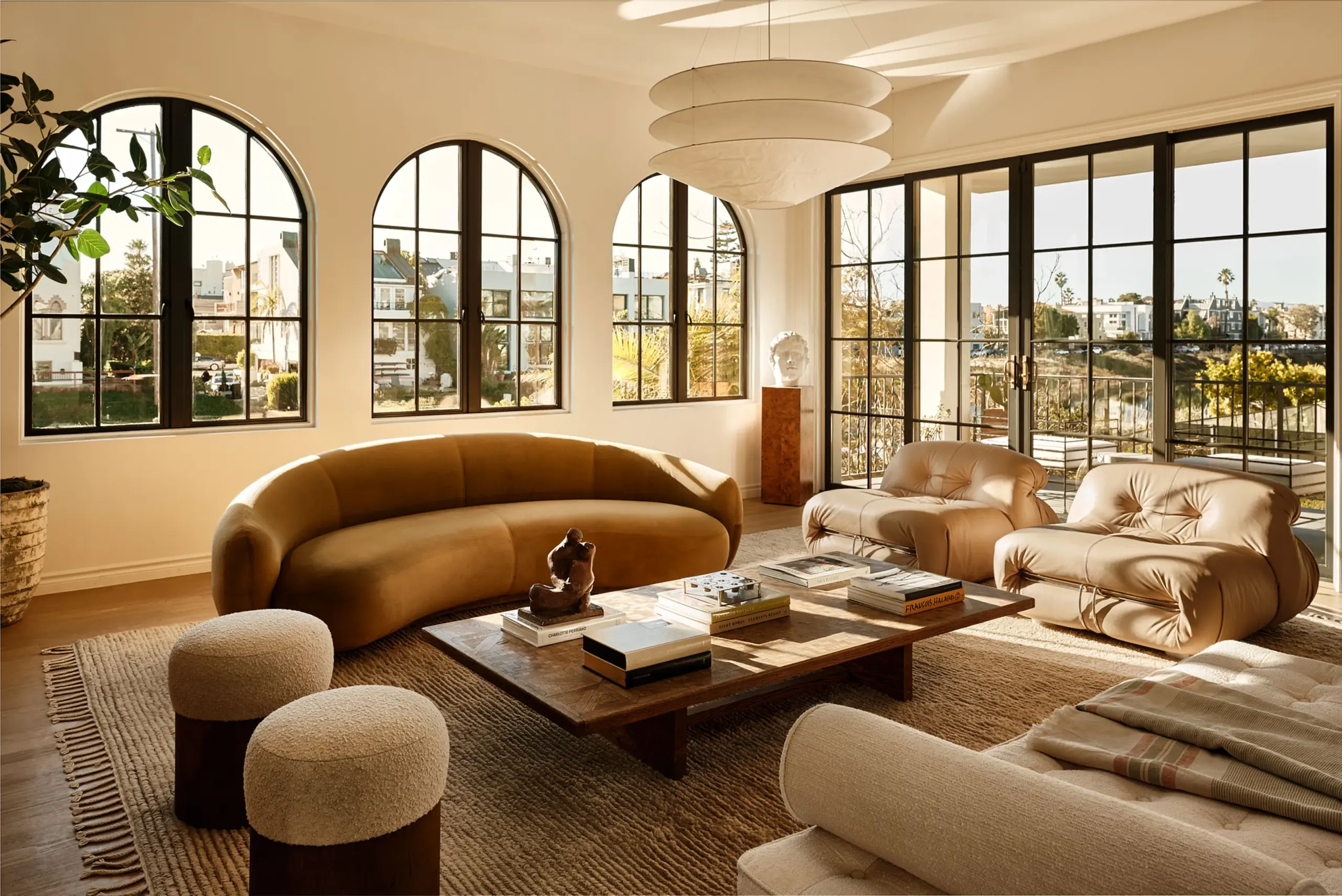 Hollywood’s Hottest Couch Trends