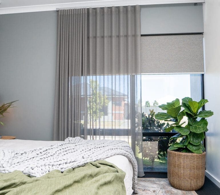 The Do’s and Don’ts of Pairing Curtains and Blinds