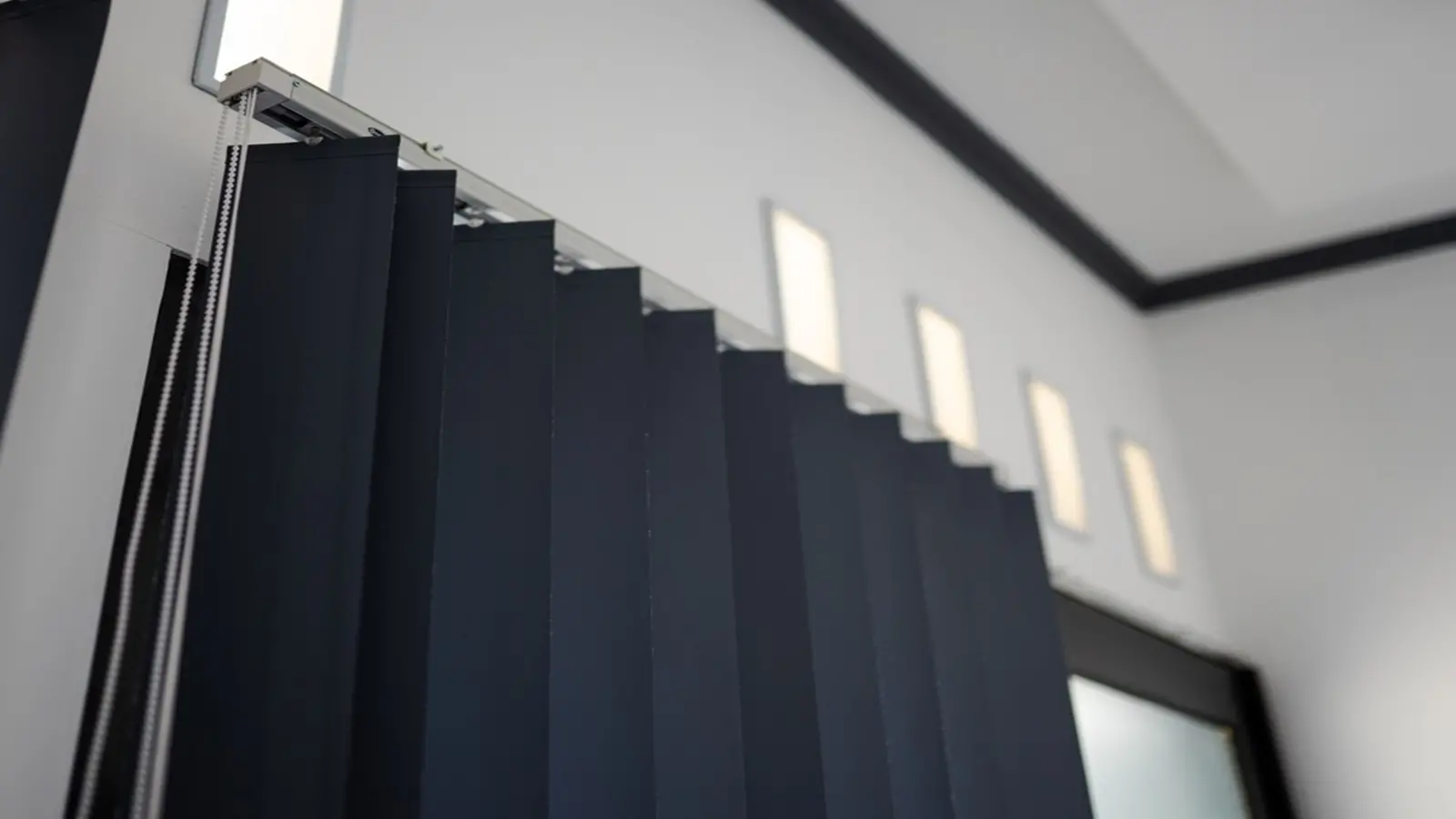 vertical-blinds-dubai-sec-2