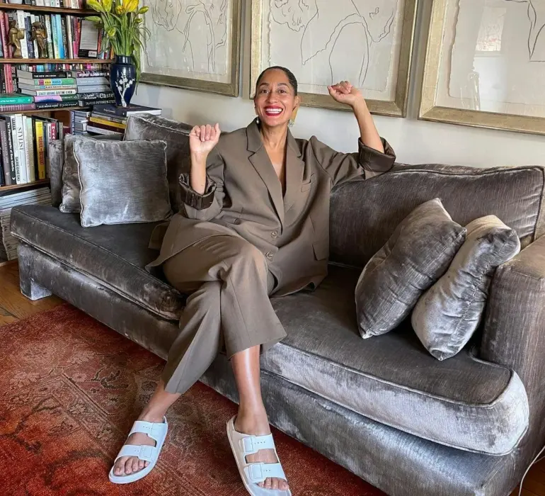 10 celebrity couches