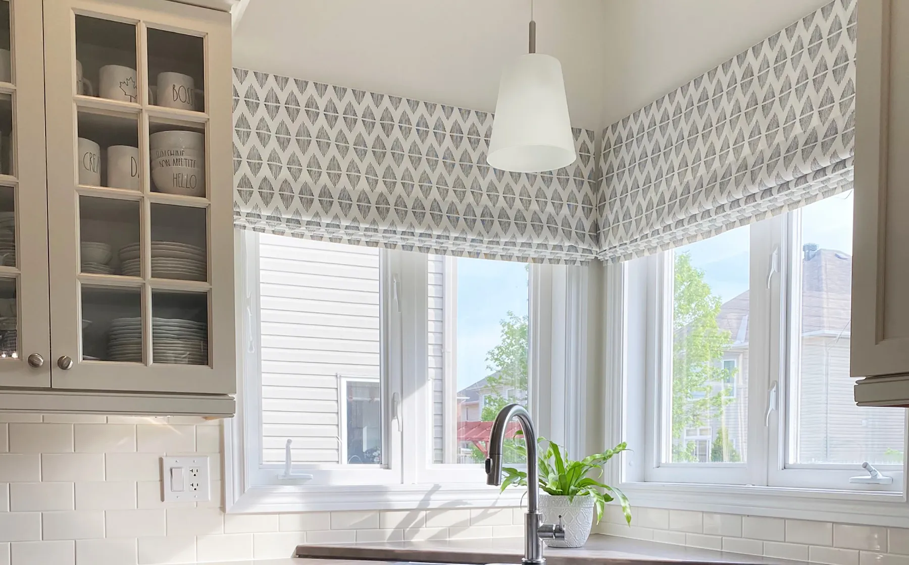 Make Your Windows Stand Out With Roman Blinds